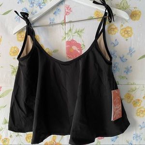 NWT Kortni Jeane Black Swing Top